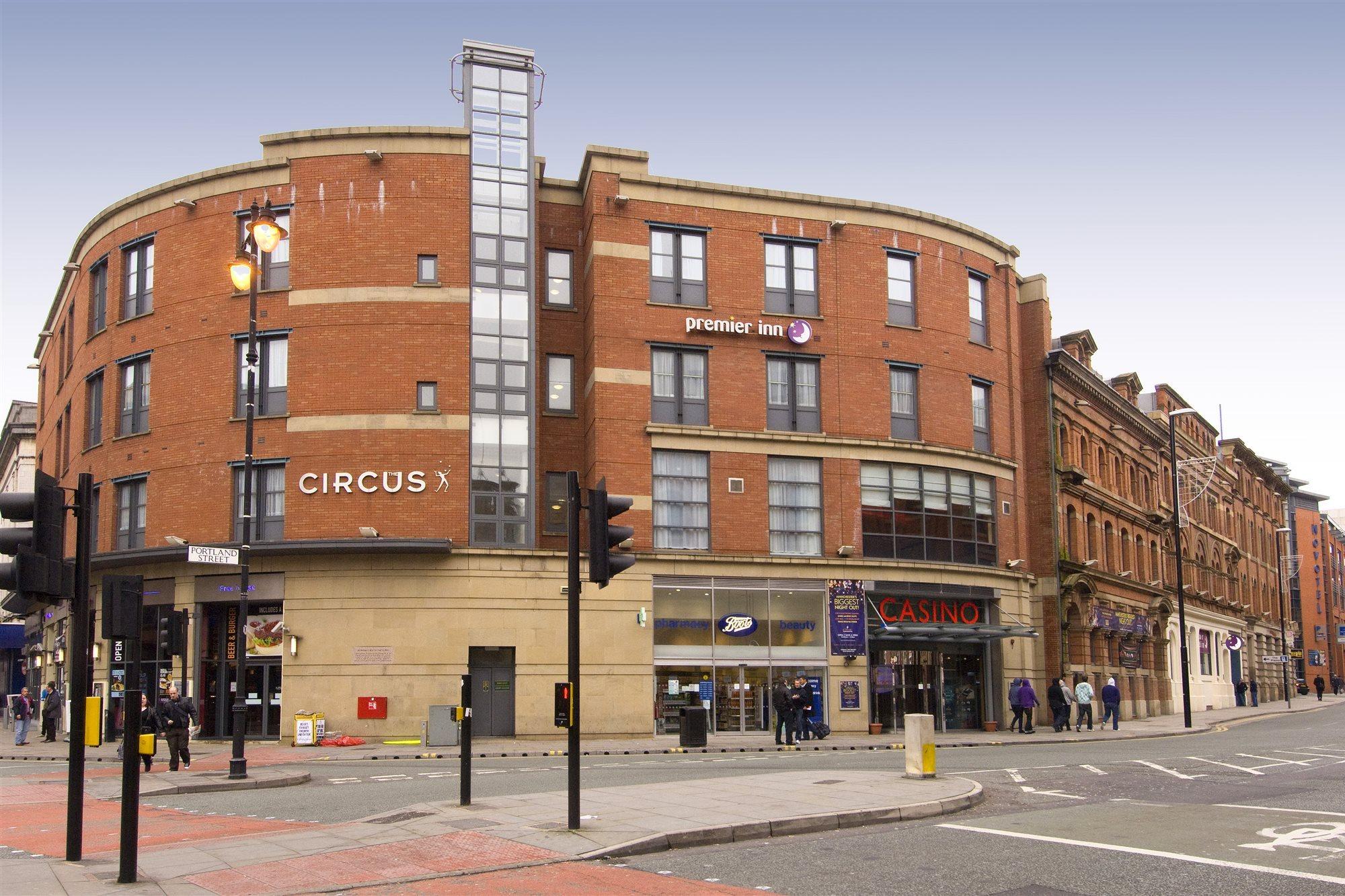 Premier Inn Manchester City Centre Екстериор снимка