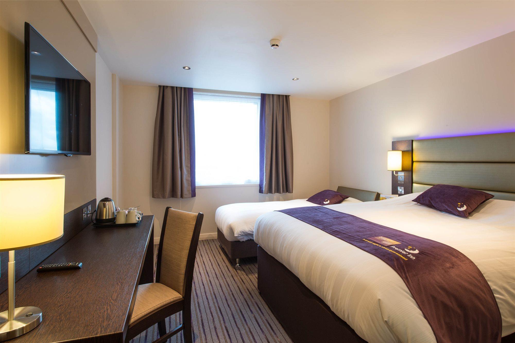 Premier Inn Manchester City Centre Екстериор снимка