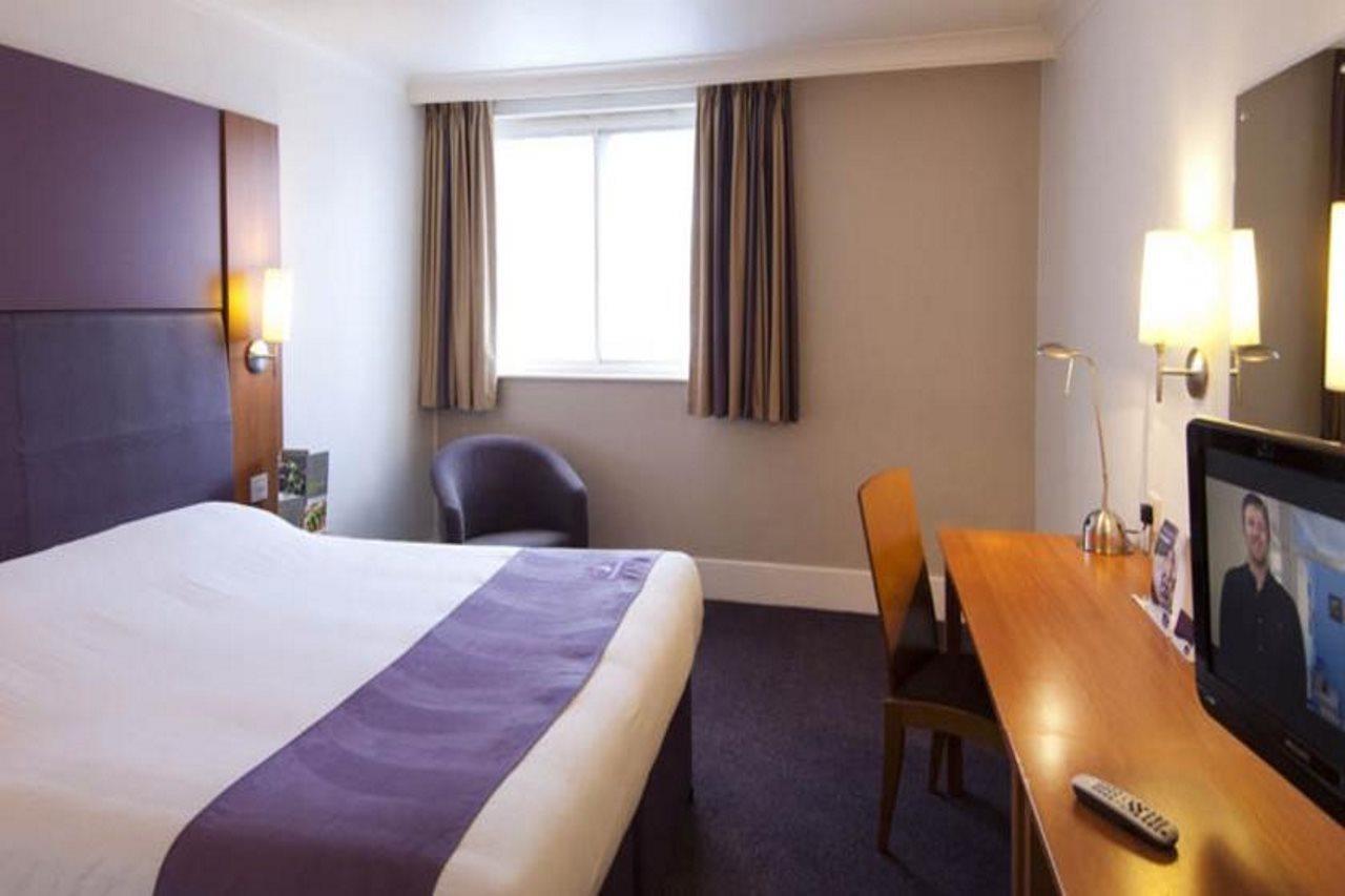 Premier Inn Manchester City Centre Екстериор снимка