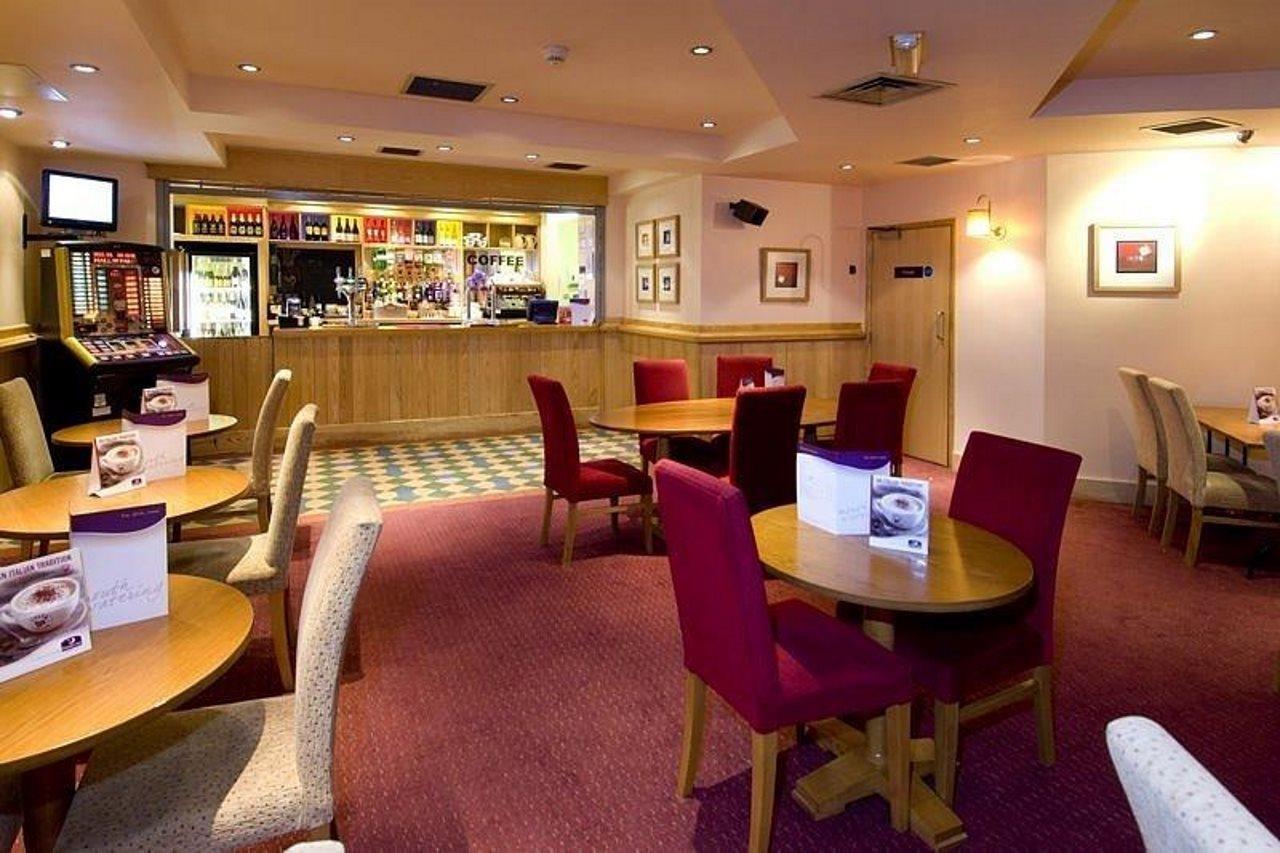 Premier Inn Manchester City Centre Екстериор снимка