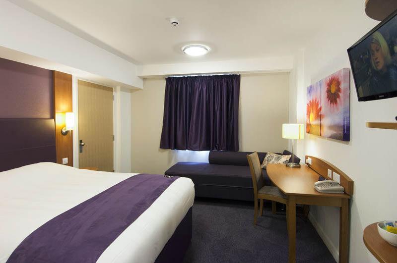 Premier Inn Manchester City Centre Екстериор снимка